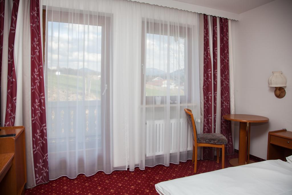Chiemgau Hotel Viktoria Grabenstatt Exterior photo