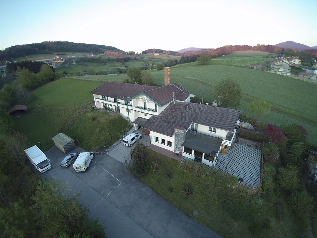 Chiemgau Hotel Viktoria Grabenstatt Exterior photo