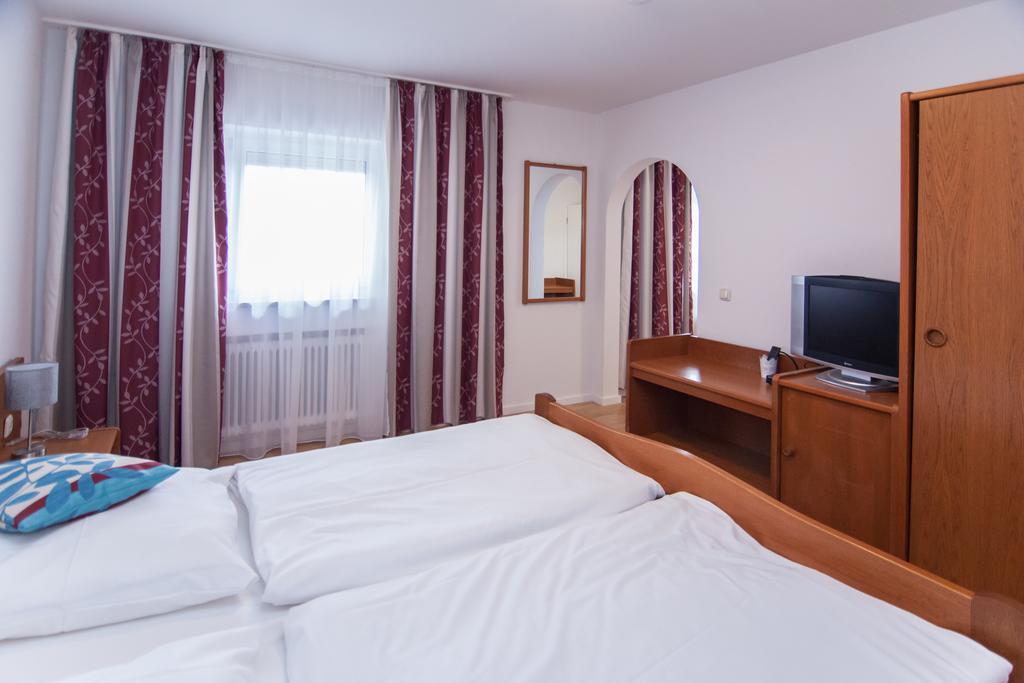 Chiemgau Hotel Viktoria Grabenstatt Exterior photo